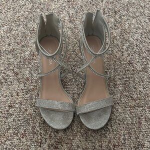 Elegant Silver Strappy Women's Sandals